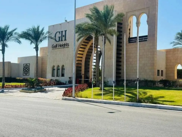 Golf Heights